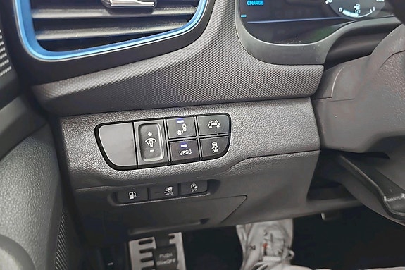 Hyundai IONIQ 25 of 25