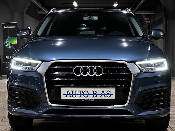 Audi Q3 2 of 30