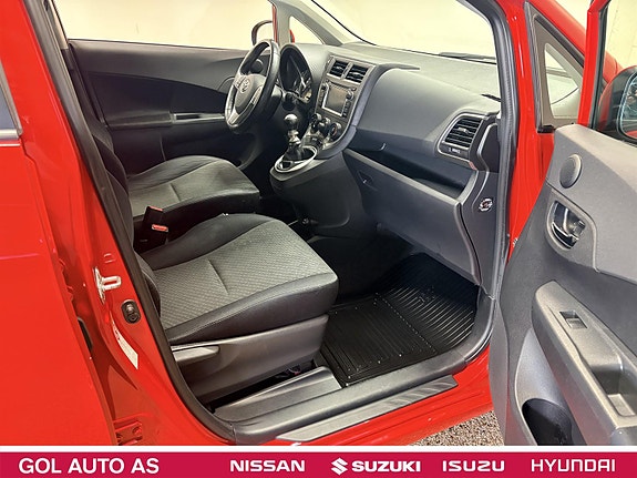 Toyota Verso-S 21 of 22