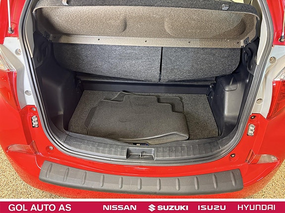 Toyota Verso-S 19 of 22