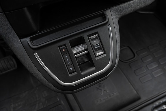 Peugeot e-Expert 25 of 30