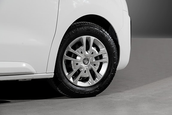 Peugeot e-Expert 13 of 30