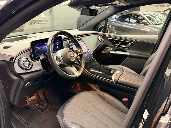 Mercedes-Benz EQE SUV 8 of 30