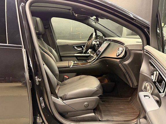 Mercedes-Benz EQE SUV 14 of 30