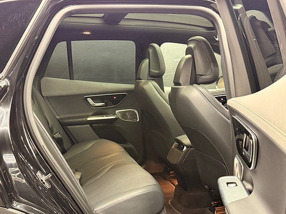 Mercedes-Benz EQE SUV 17 of 30