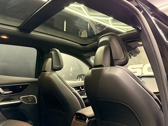 Mercedes-Benz EQE SUV 18 of 30
