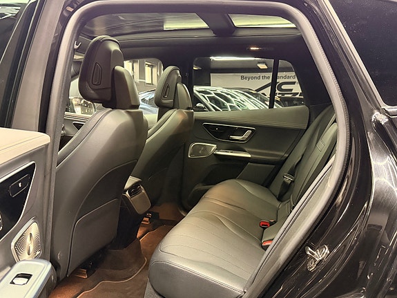 Mercedes-Benz EQE SUV 12 of 30