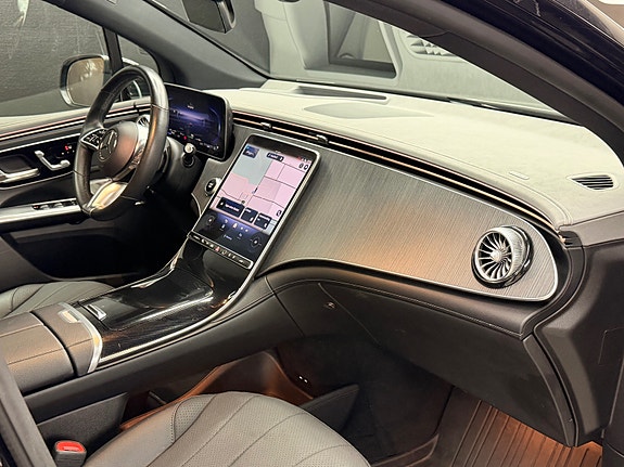 Mercedes-Benz EQE SUV 15 of 30