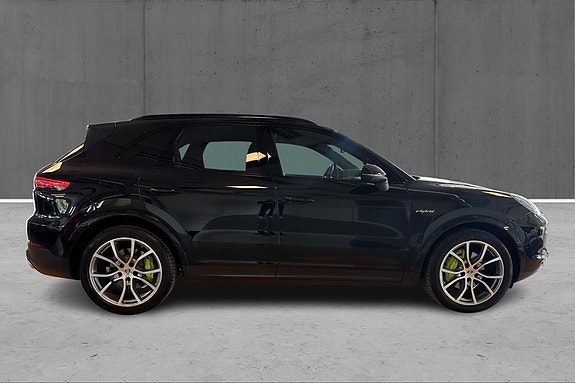 Porsche Cayenne 4 of 29