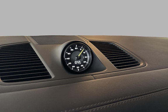 Porsche Cayenne 24 of 29