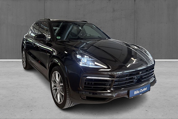 Porsche Cayenne 3 of 29