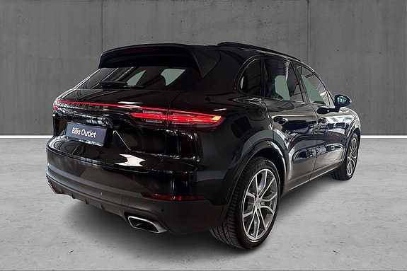 Porsche Cayenne 5 of 29