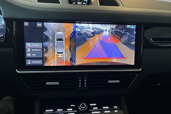 Porsche Cayenne 19 of 29
