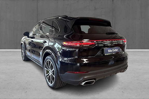 Porsche Cayenne 7 of 29