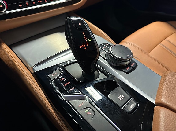 BMW 530e 16 of 28