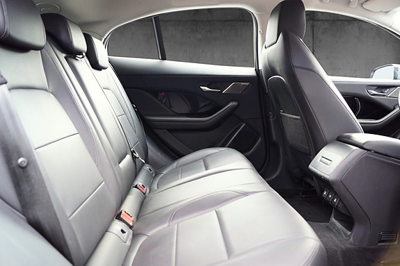 Jaguar I-PACE 15 of 30