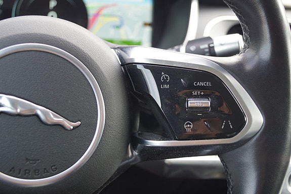 Jaguar I-PACE 26 of 30