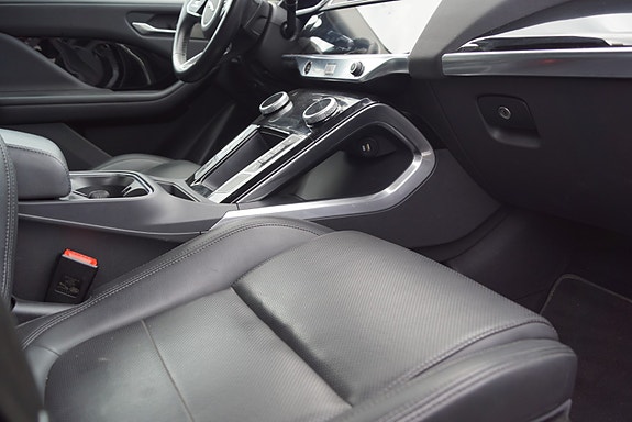 Jaguar I-PACE 12 of 30