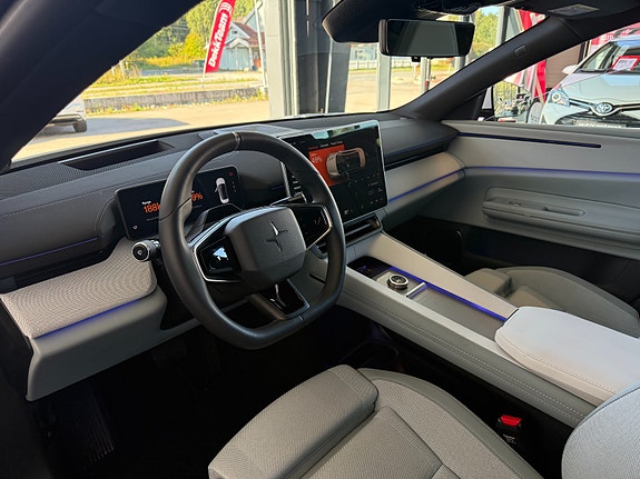 Polestar 4 16 of 20