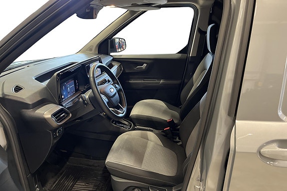 Ford Transit Courier 8 of 25