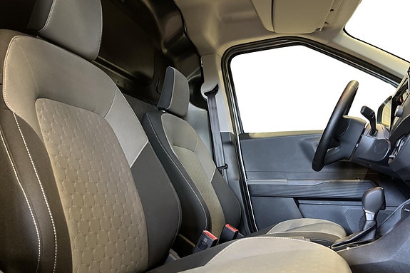 Ford Transit Courier 23 of 25