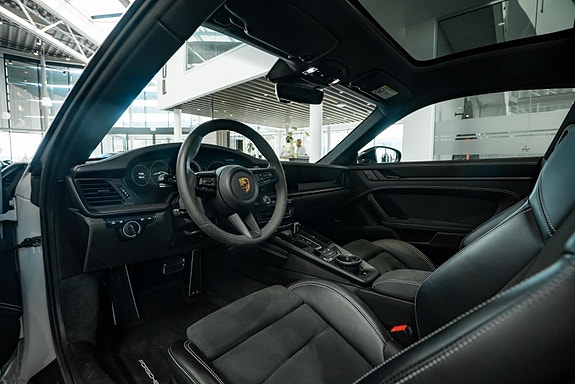 Porsche 911 12 of 27
