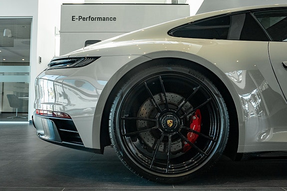 Porsche 911 10 of 27