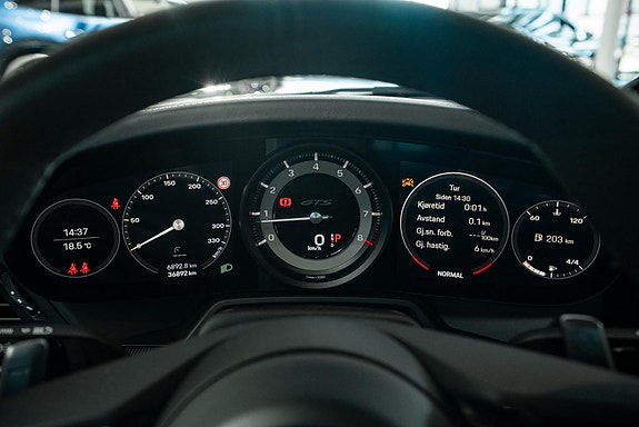 Porsche 911 16 of 27