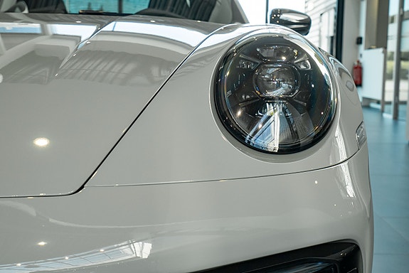 Porsche 911 3 of 27