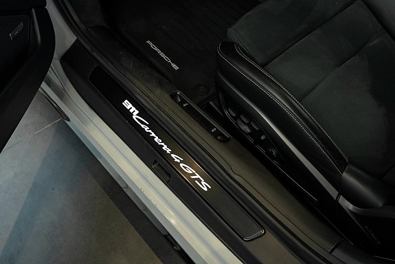Porsche 911 13 of 27