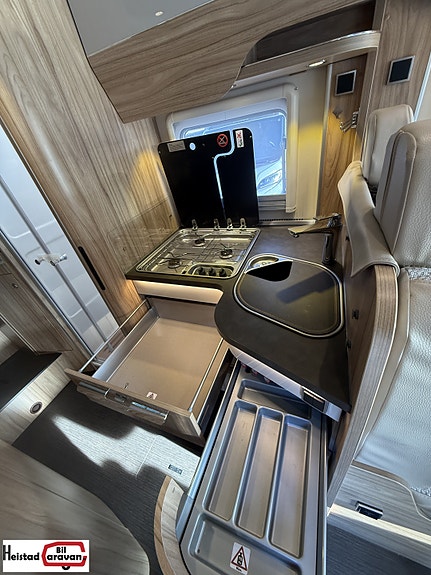 Hymer Exsis-i 678 – Automat | Enkeltsenger | Litium | Solcelle | 150 hk 9 of 30