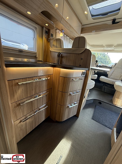 Hymer Exsis-i 678 – Automat | Enkeltsenger | Litium | Solcelle | 150 hk 8 of 30