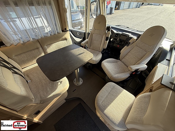 Hymer Exsis-i 678 – Automat | Enkeltsenger | Litium | Solcelle | 150 hk 5 of 30