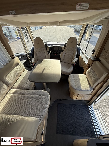 Hymer Exsis-i 678 – Automat | Enkeltsenger | Litium | Solcelle | 150 hk 6 of 30
