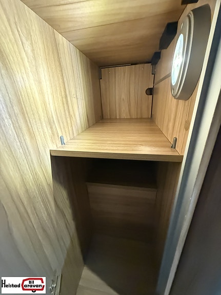 Hymer Exsis-i 678 – Automat | Enkeltsenger | Litium | Solcelle | 150 hk 13 of 30