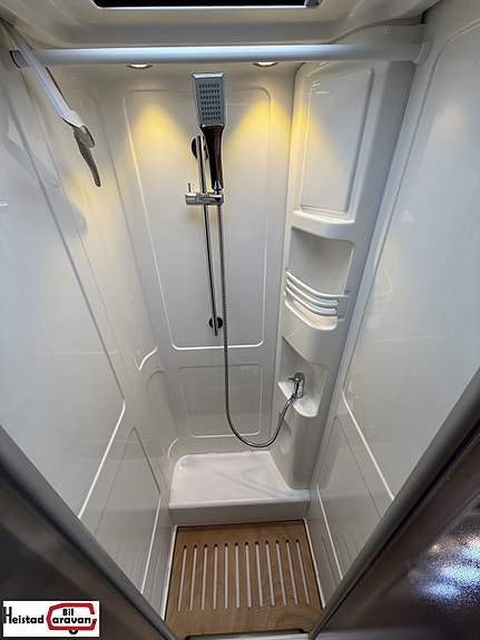 Hymer Exsis-i 678 – Automat | Enkeltsenger | Litium | Solcelle | 150 hk 16 of 30