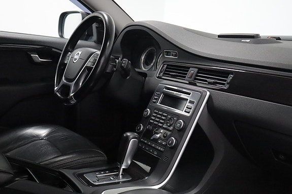 Volvo XC70 17 of 28