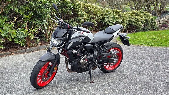 Yamaha MT-07 8 of 9