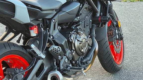 Yamaha MT-07 2 of 9