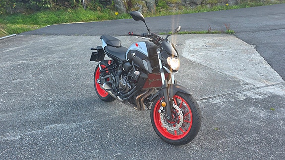 Yamaha MT-07 5 of 9