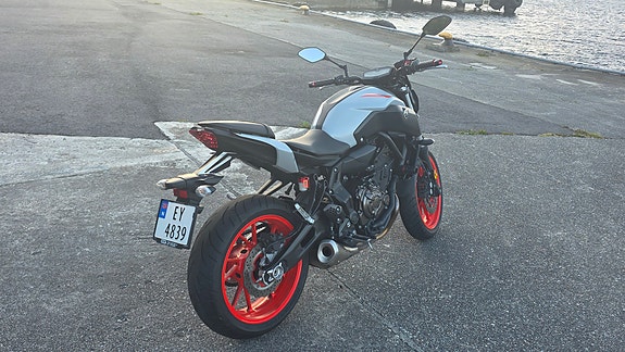 Yamaha MT-07 6 of 9