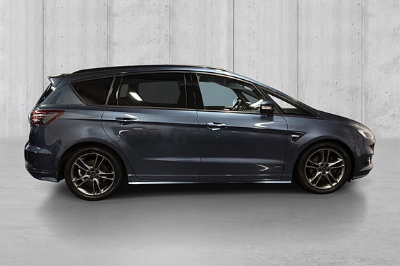 Ford S-MAX 8 of 25