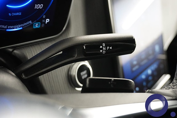 Mercedes-Benz EQE SUV 15 of 26