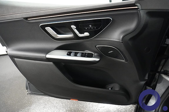 Mercedes-Benz EQE SUV 20 of 26