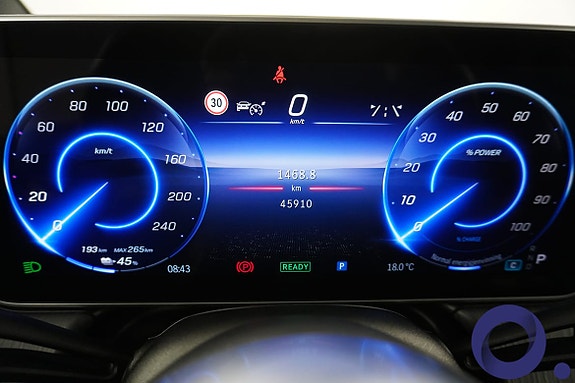 Mercedes-Benz EQE SUV 16 of 26