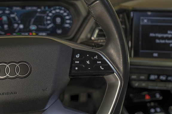 Audi Q4 e-tron 18 of 26