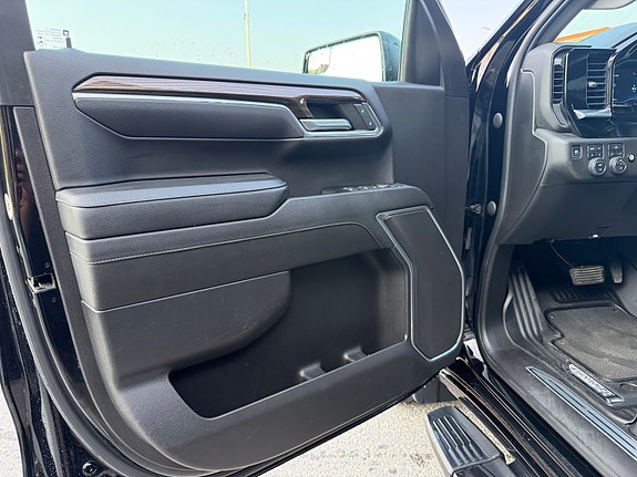 Chevrolet Silverado 1500 16 of 28