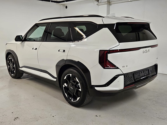 Kia EV5 4 of 24