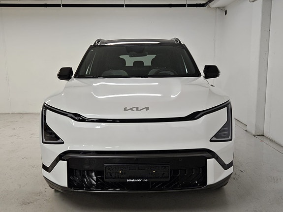 Kia EV5 2 of 24