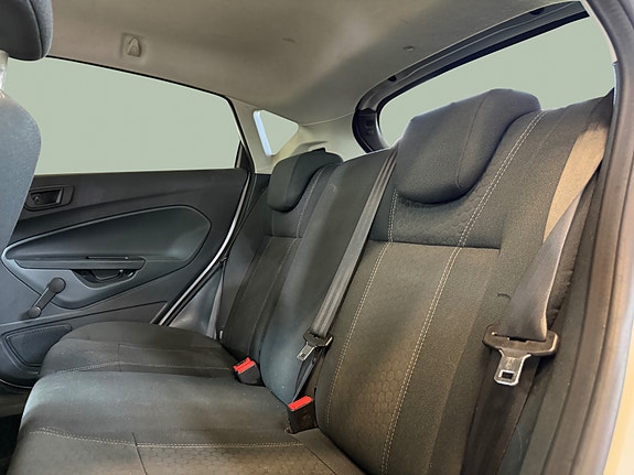 Ford Fiesta 11 of 16
